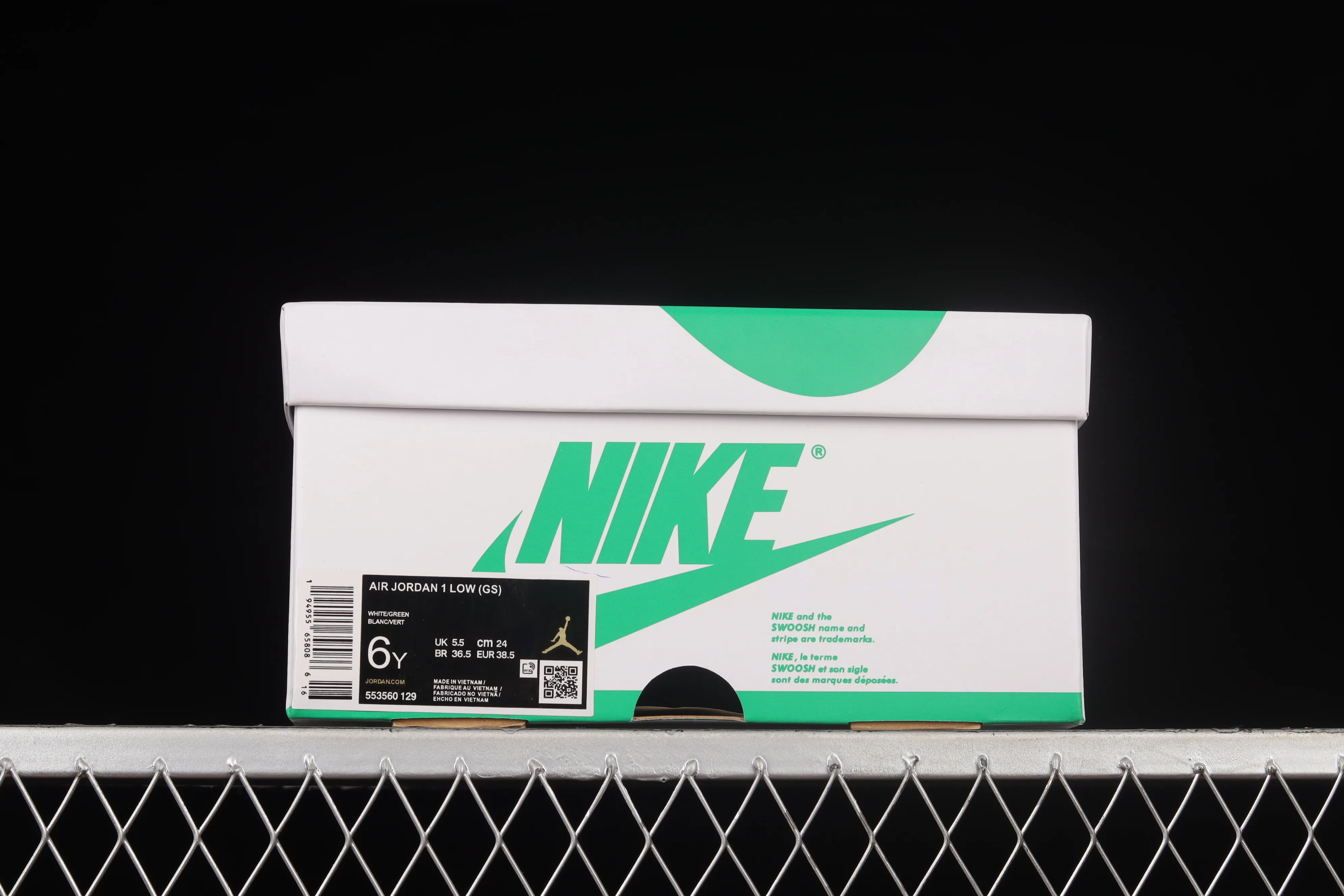 All categories Air Jordan Jordan series basketball shoes Air Jordan 1 Low Air Jordan 1 Low AJ1 Joe 1 customized version white and green color deconstruction sports culture basketball shoes 553560-129